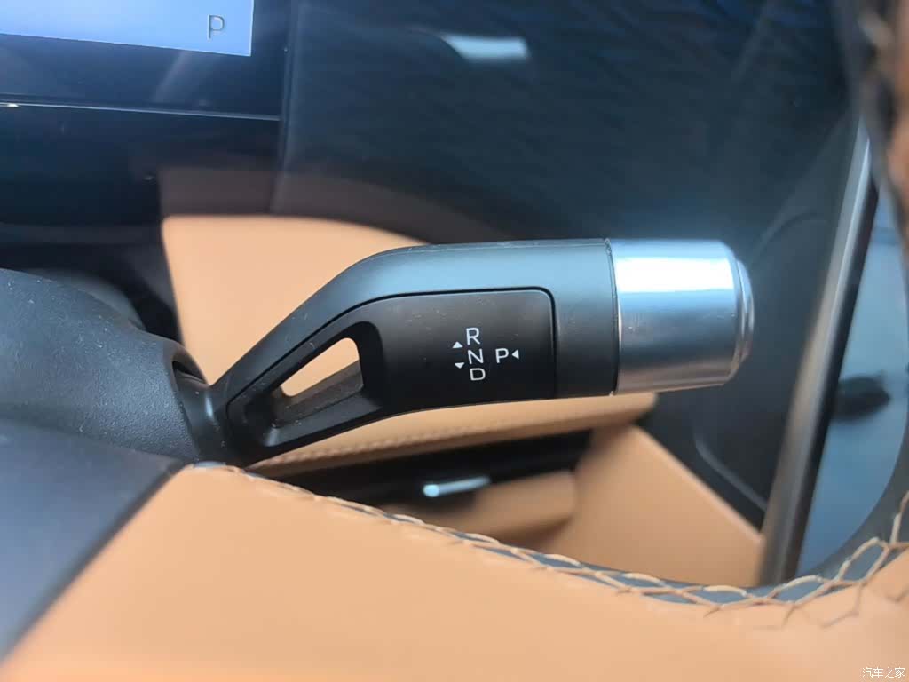 Geely Galaxy L7, 2025 14