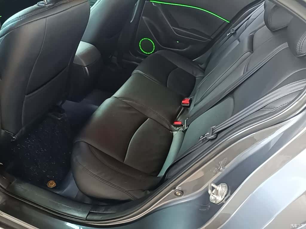 Mazda Mazda3, 2017 13