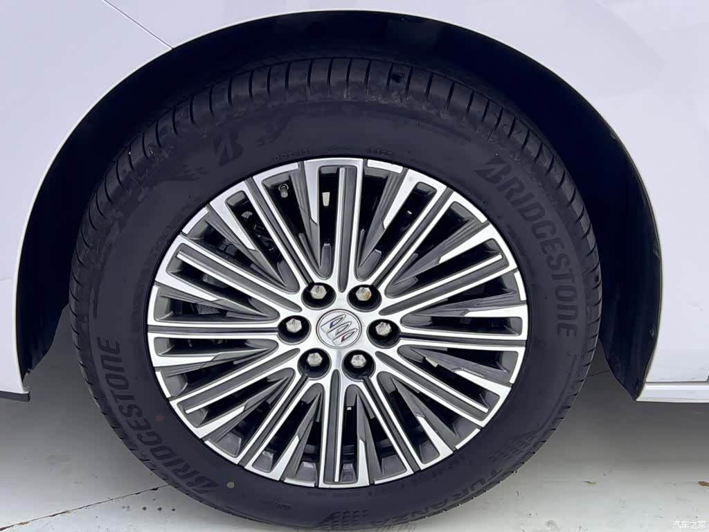 Buick GL8, 2025 11