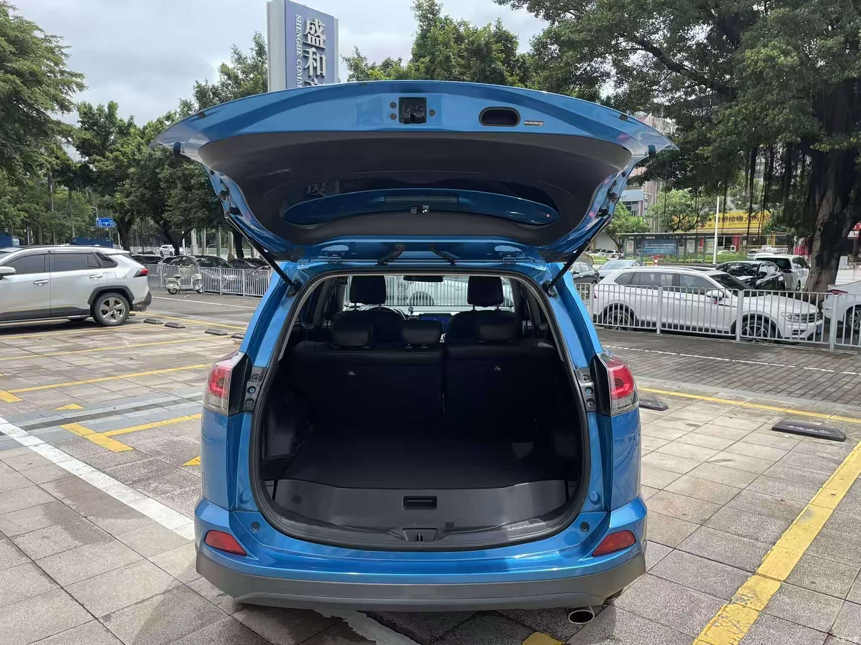 Toyota RAV4, 2017 12