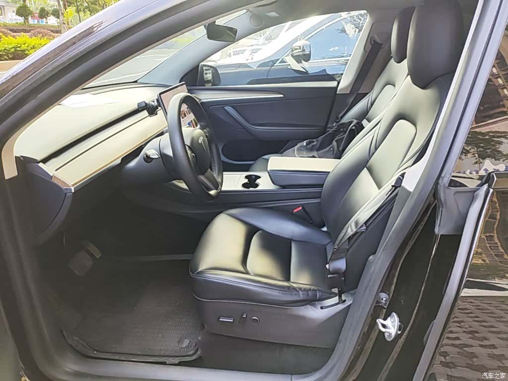 Tesla Model Y, 2021 11