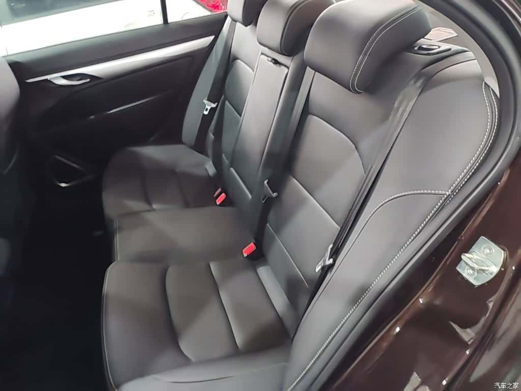 Geely Emgrand, 2021 17