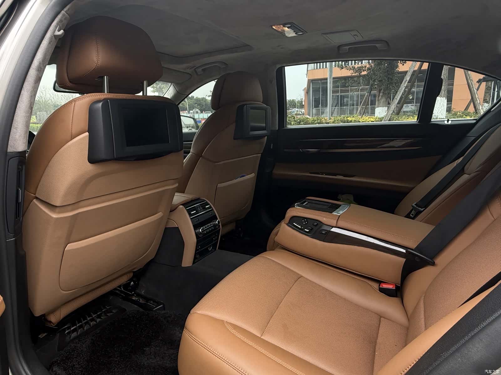 BMW 7 Series, 2011 10