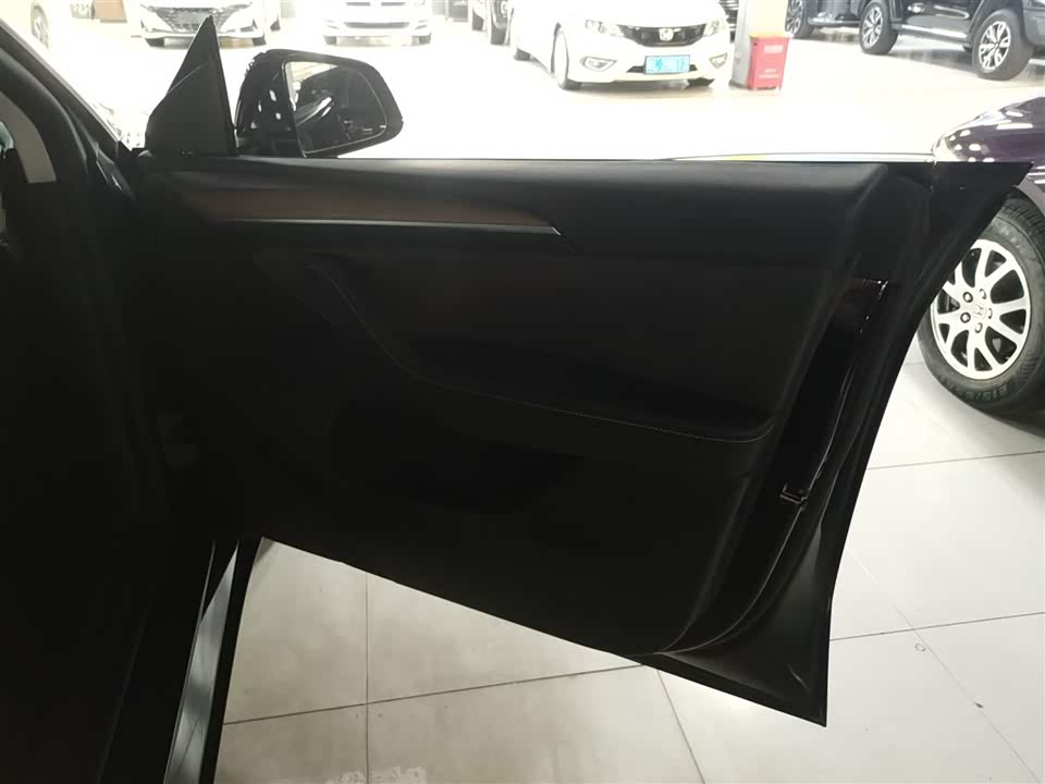 Tesla Model Y Tesla Model Y
