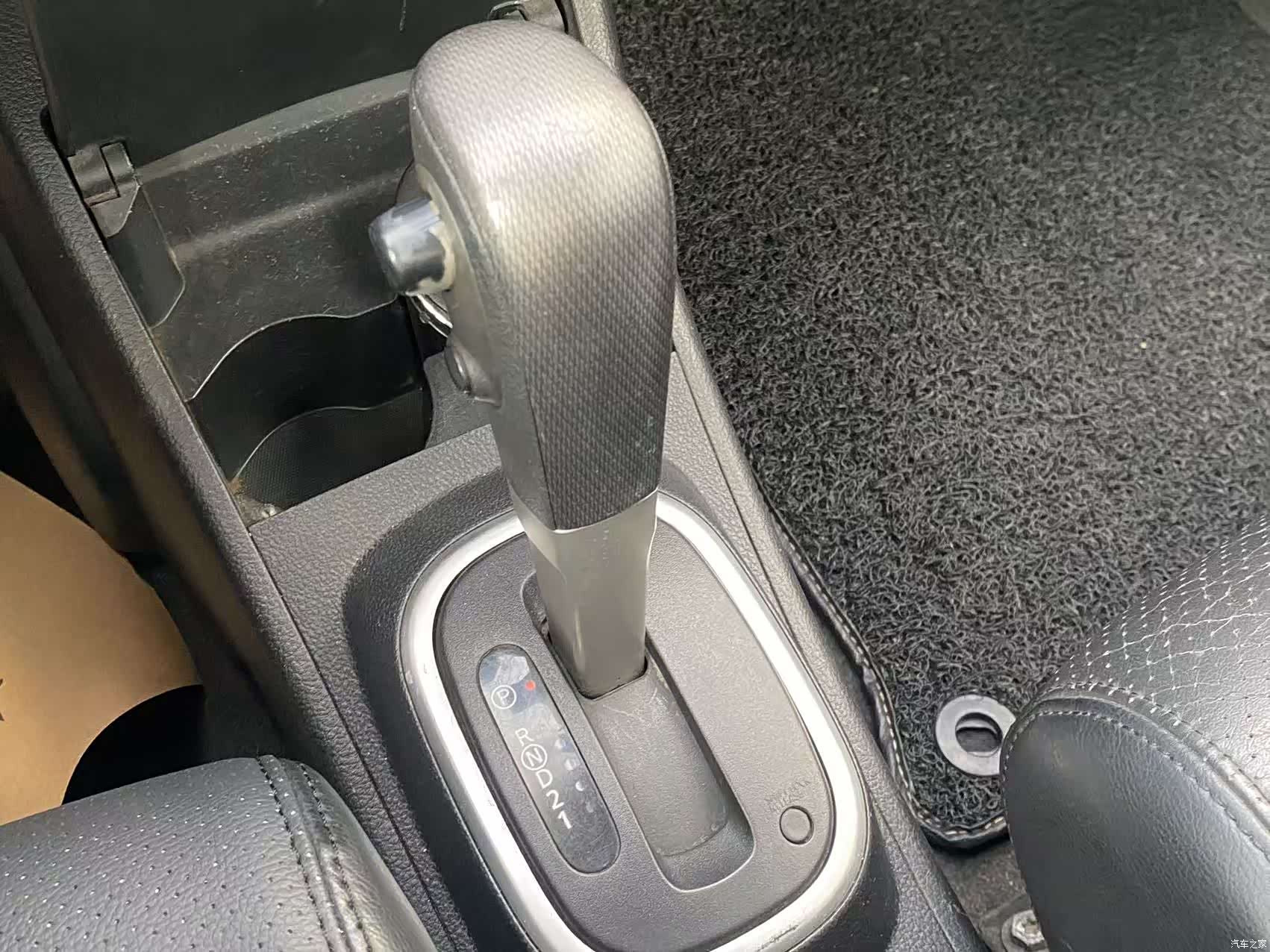 Nissan Tiida, 2010 20