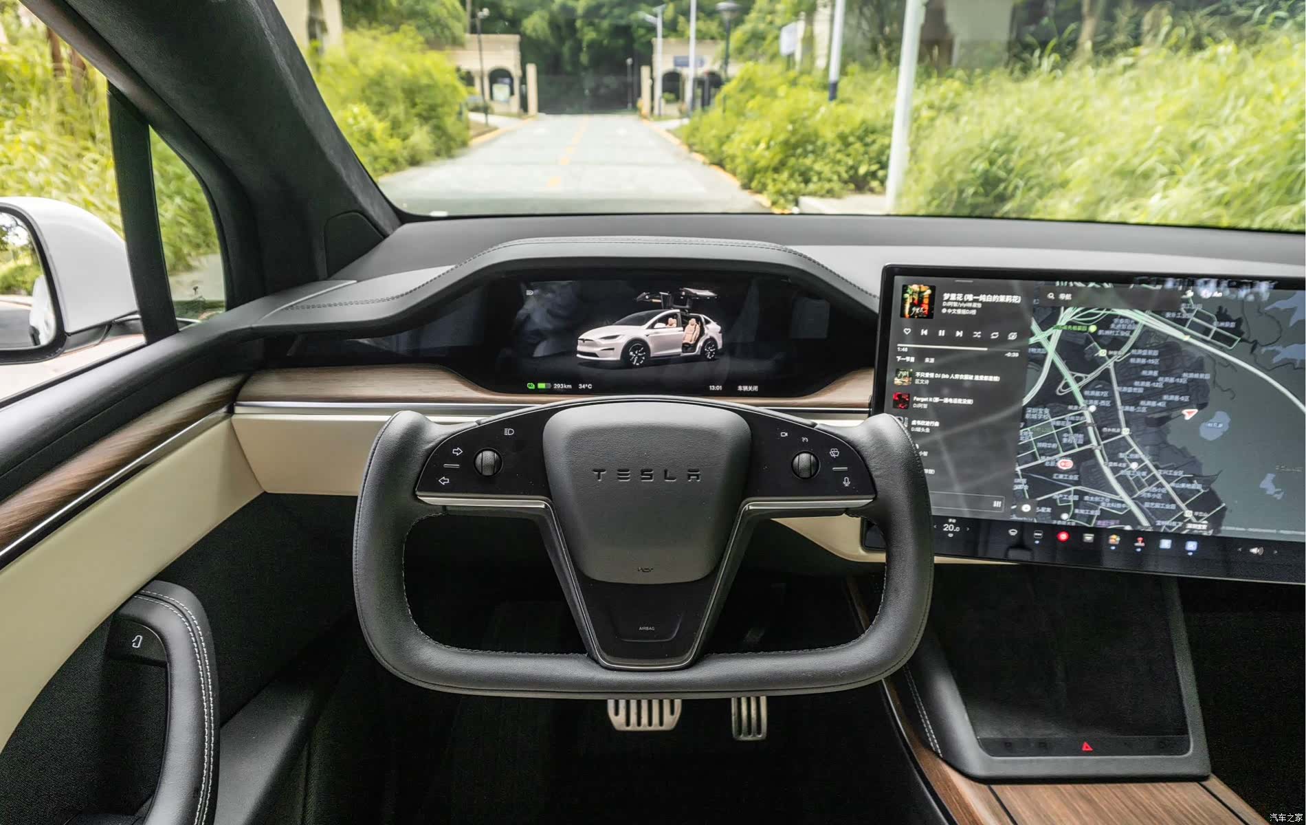 Tesla Model X, 2023 11