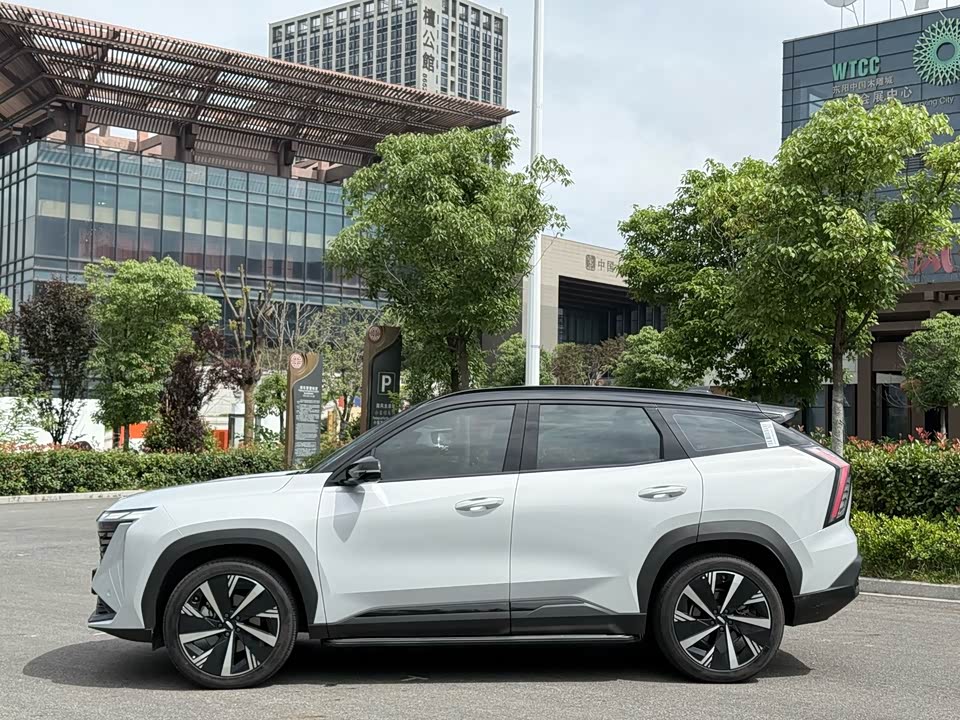 Geely Atlas L
