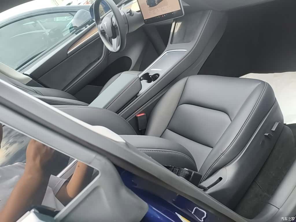 Tesla Model Y, 2022 25