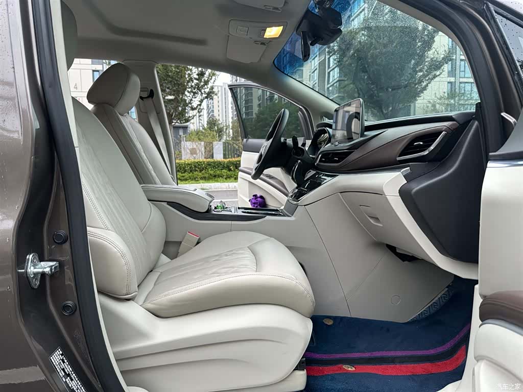 Buick GL8, 2022 все фото