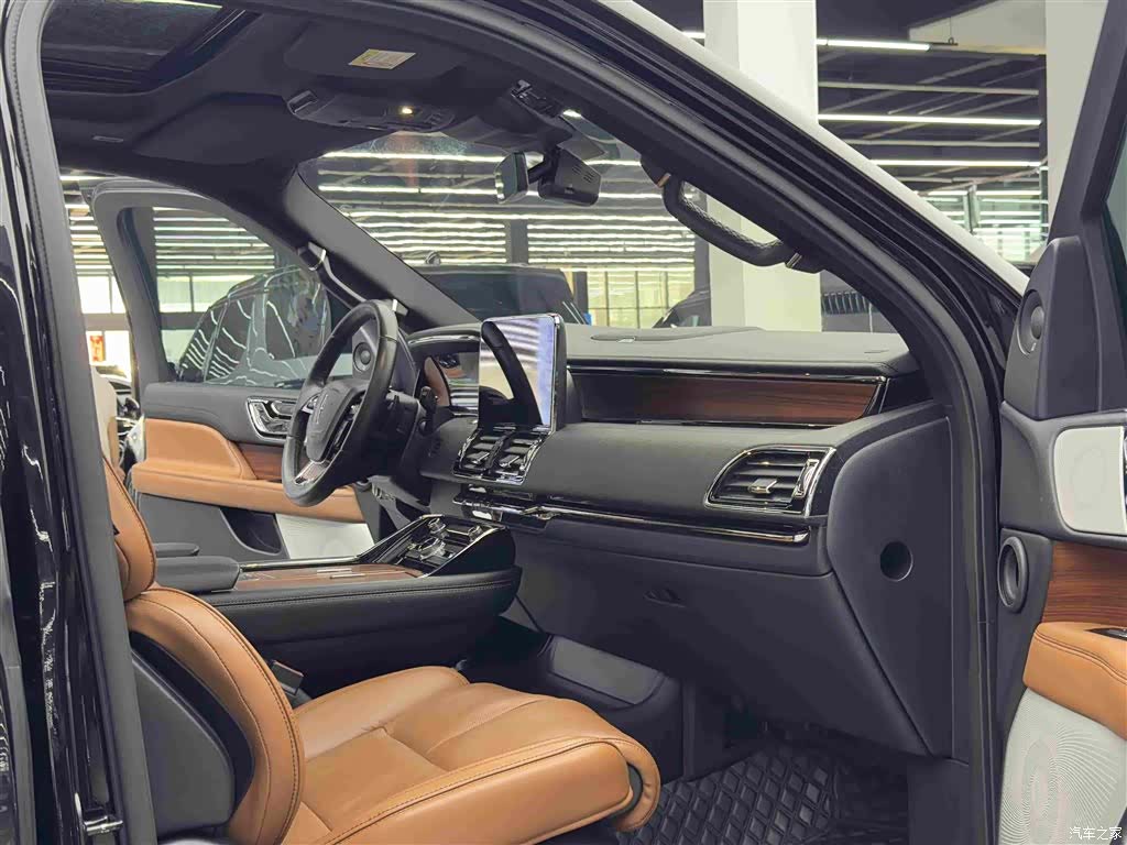 Lincoln Navigator, 2019 10