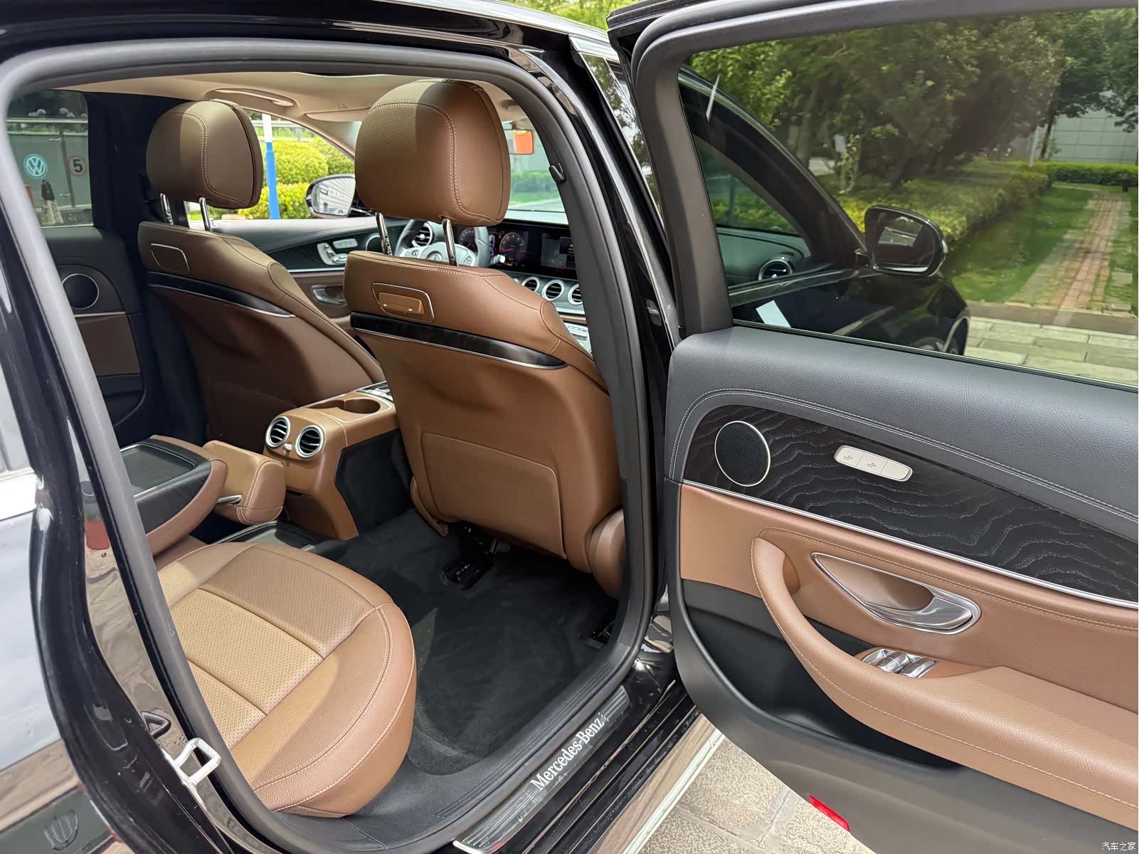 Mercedes-Benz E-Class, 2018 44