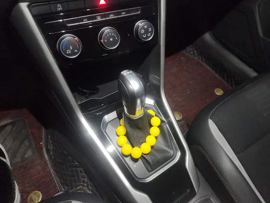 Volkswagen T-ROC exploring Songs