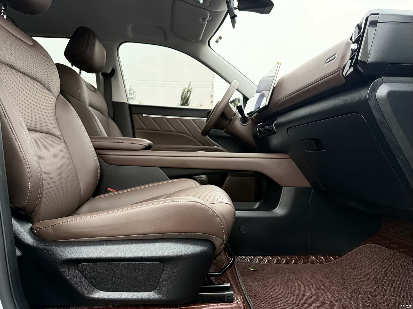 Wuling 560, 2025 15