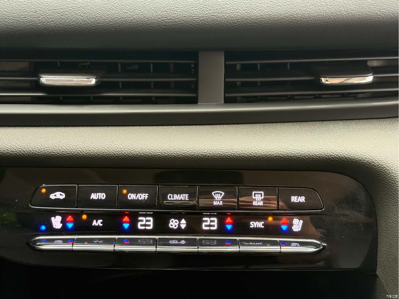 Buick Enclave, 2021 11