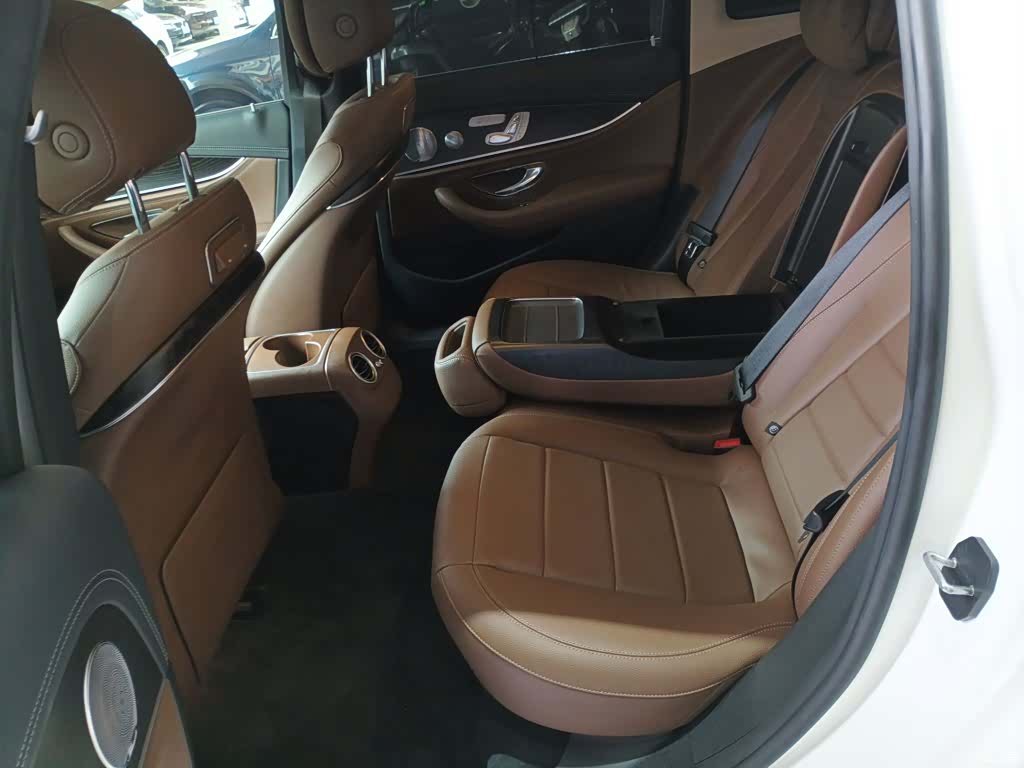 Mercedes-Benz E-Class, 2019 13