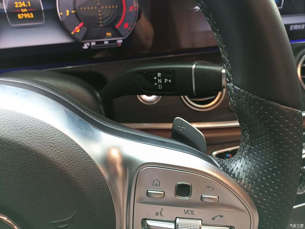 Mercedes-Benz E-Class, 2019 10