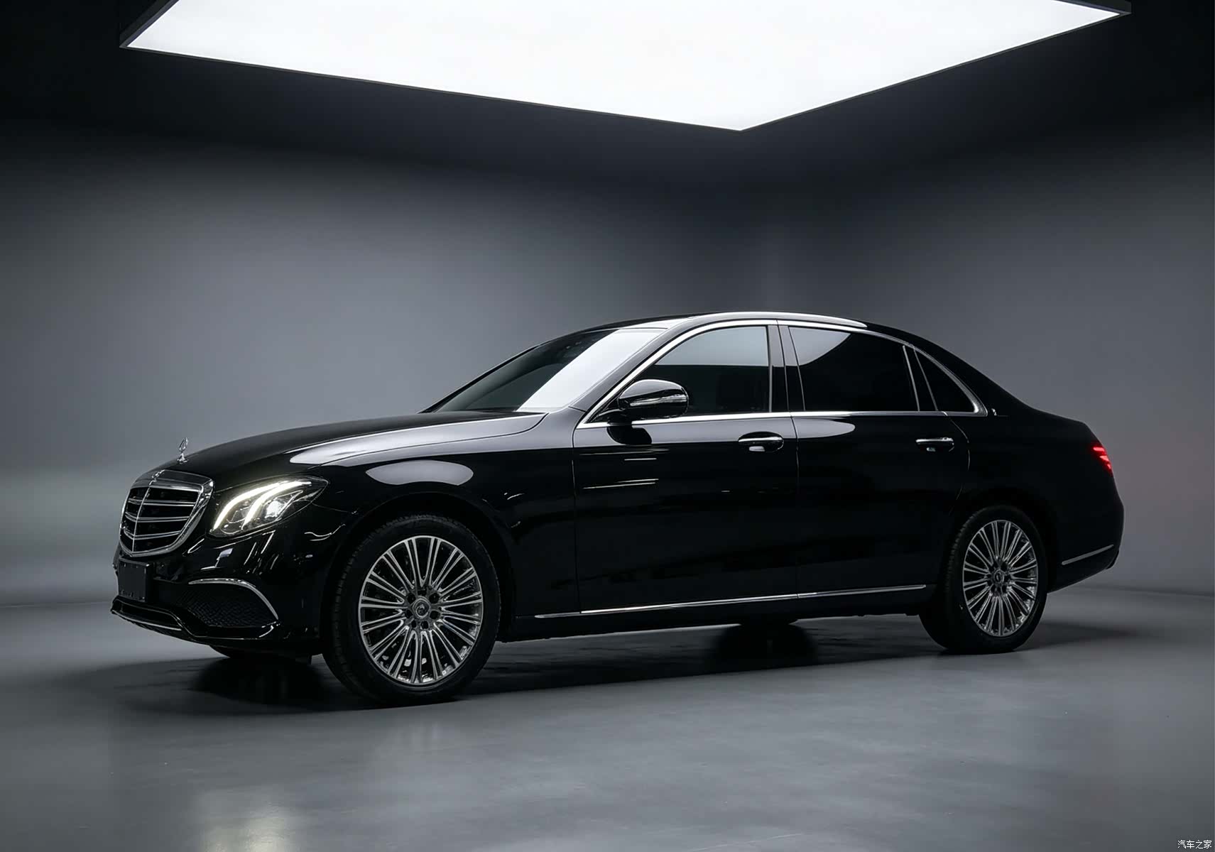 Mercedes-Benz E-Class, 2019 3
