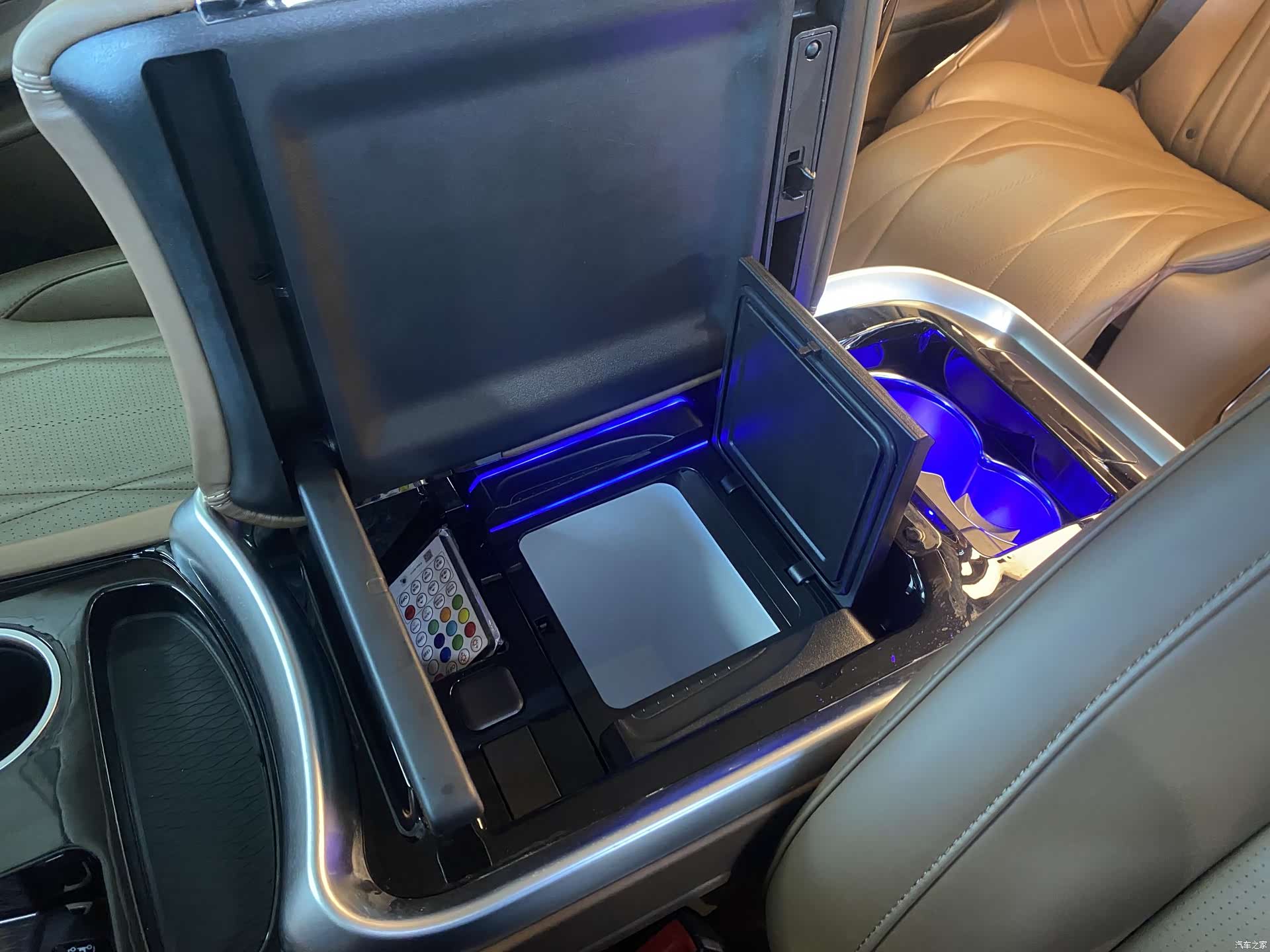 Mercedes-Benz 7, 2025 7
