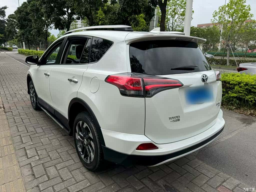 Toyota RAV4, 2016 13