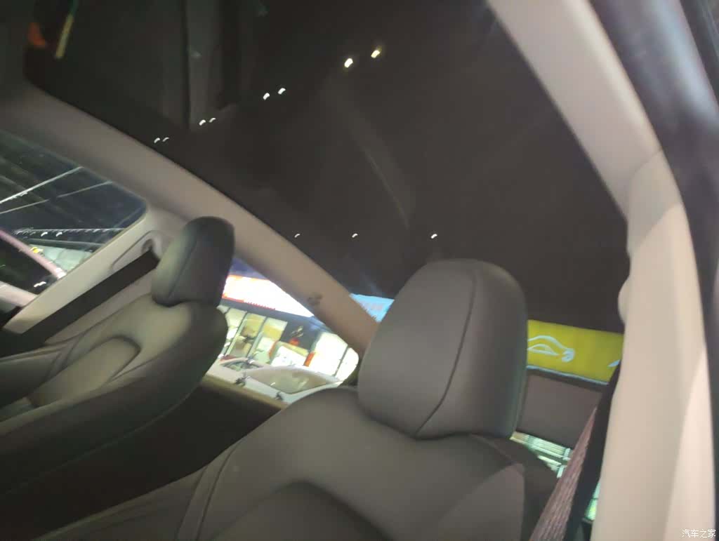 Tesla Model Y, 2024 18