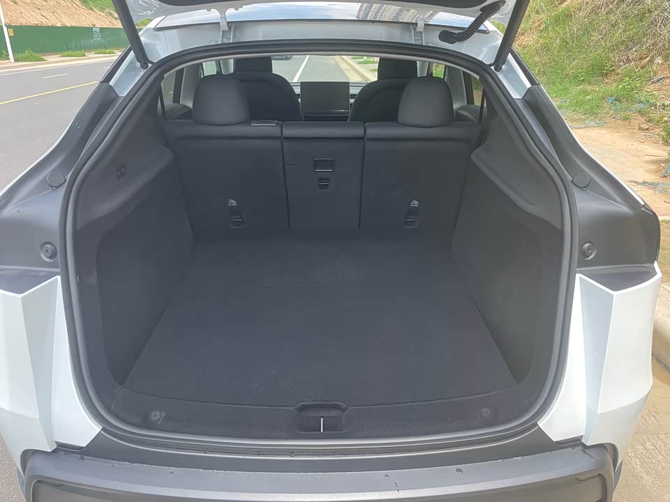 Tesla Model Y Tesla Model Y