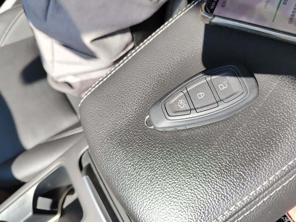 Ford Kuga, 2019 17