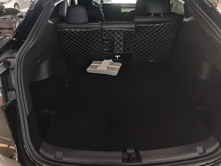 Tesla Model Y Tesla Model Y