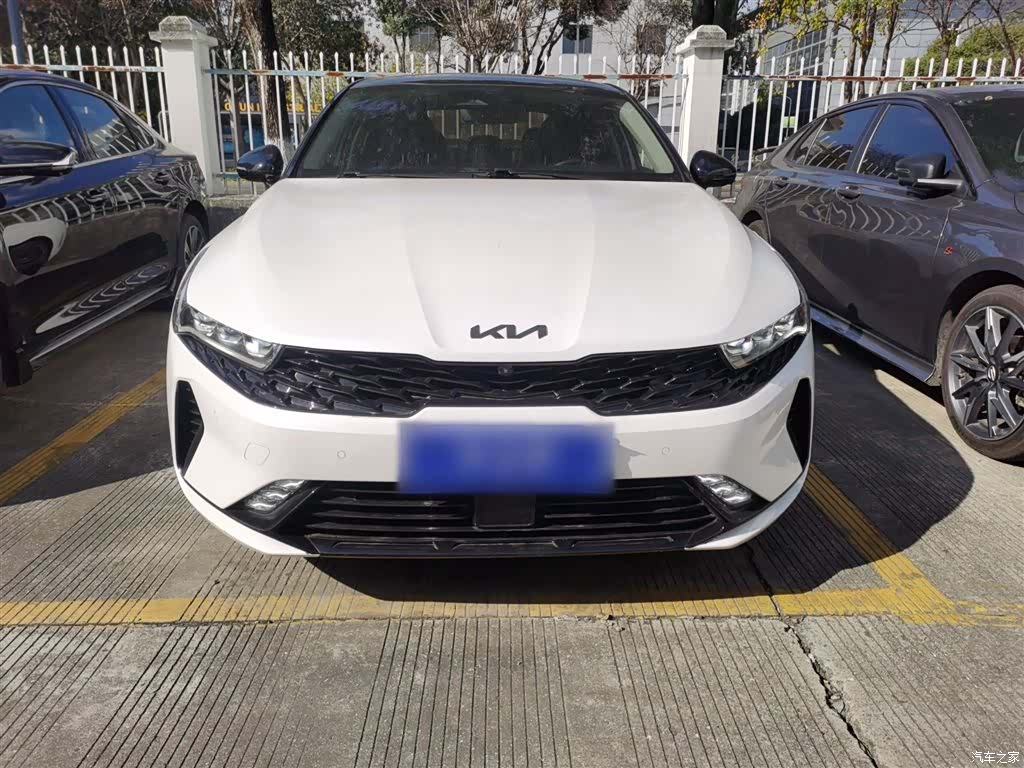 Kia K5, 2022 3