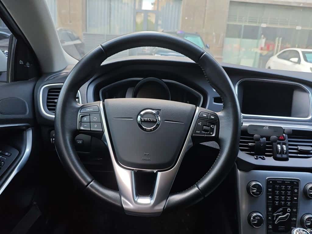 Volvo V40, 2018 7