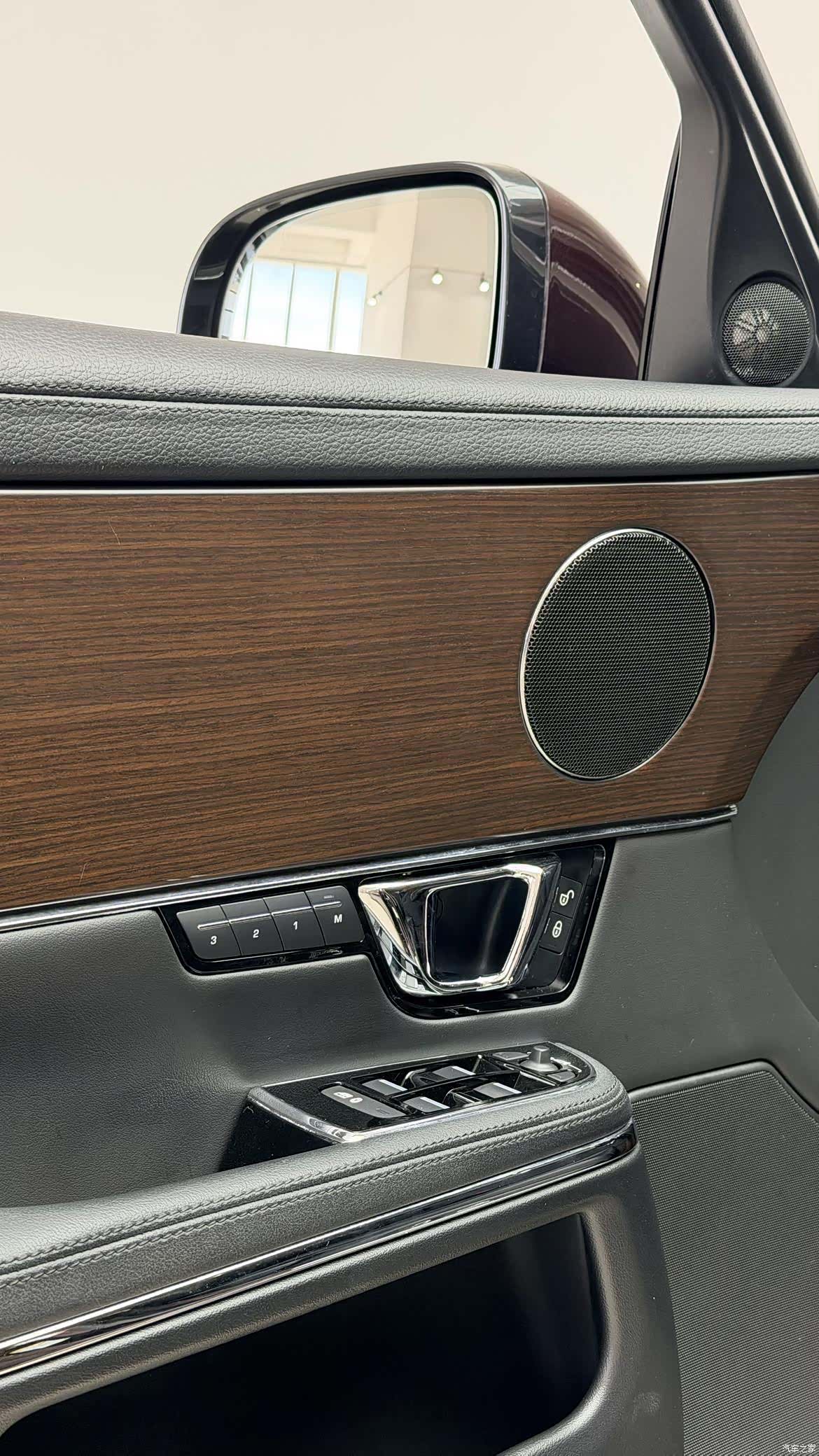 Jaguar XJ, 2018 10