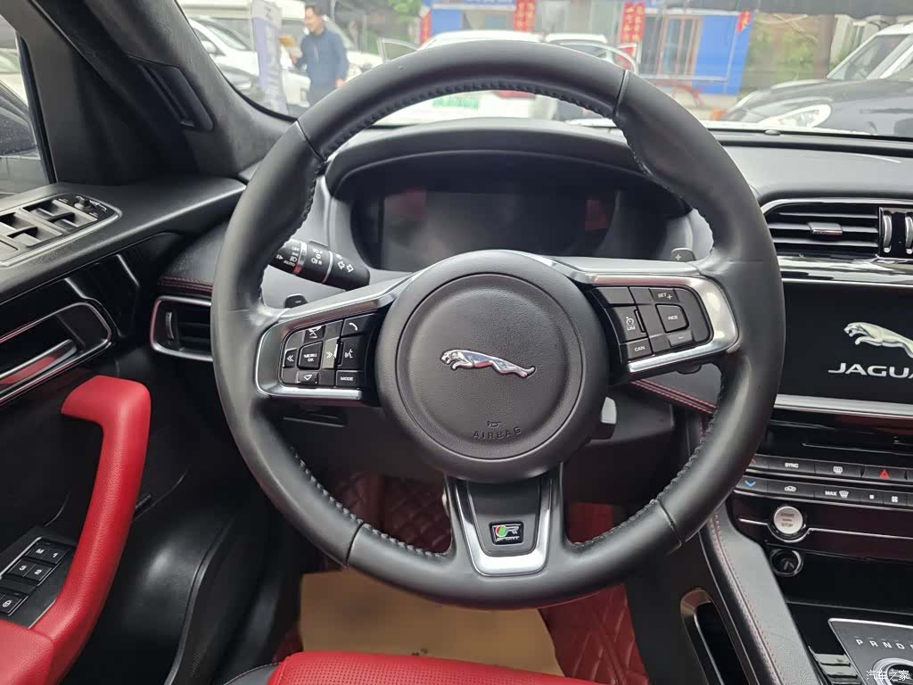 Jaguar F-PACE, 2016 10