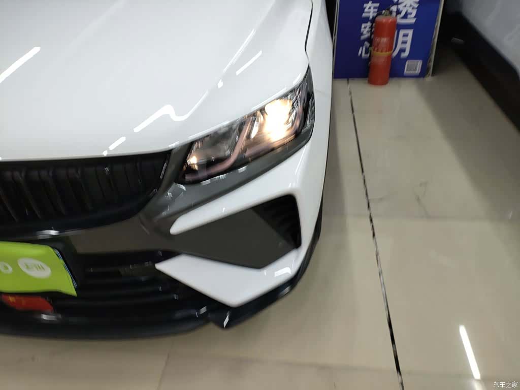 Geely Coolray, 2025 24