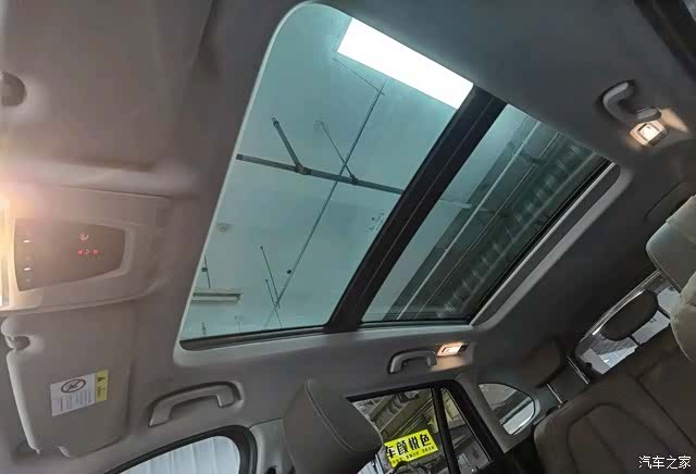 BMW X1, 2021 все фото