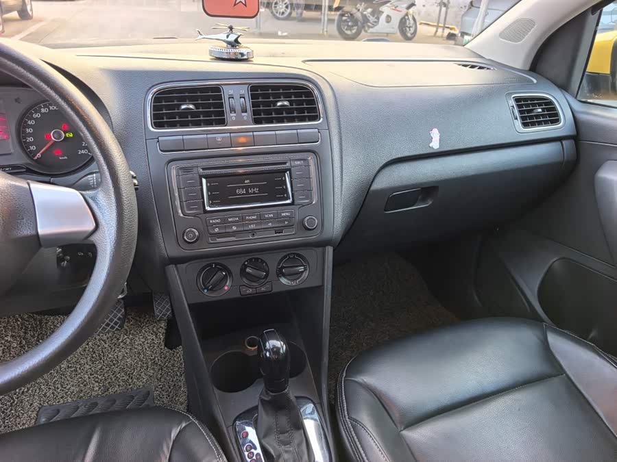 Volkswagen Polo 2011, фото 15