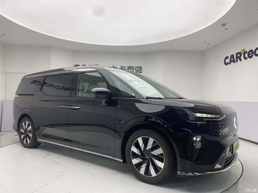 Volvo EM90, 2026 2