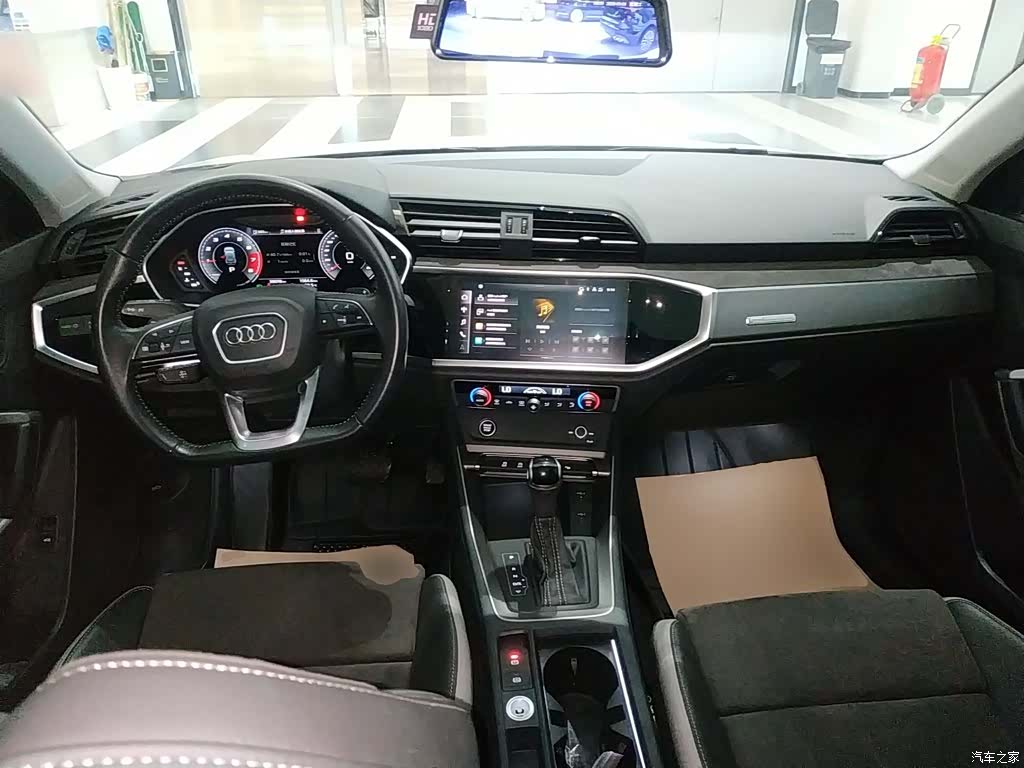 Audi Q3, 2022 все фото
