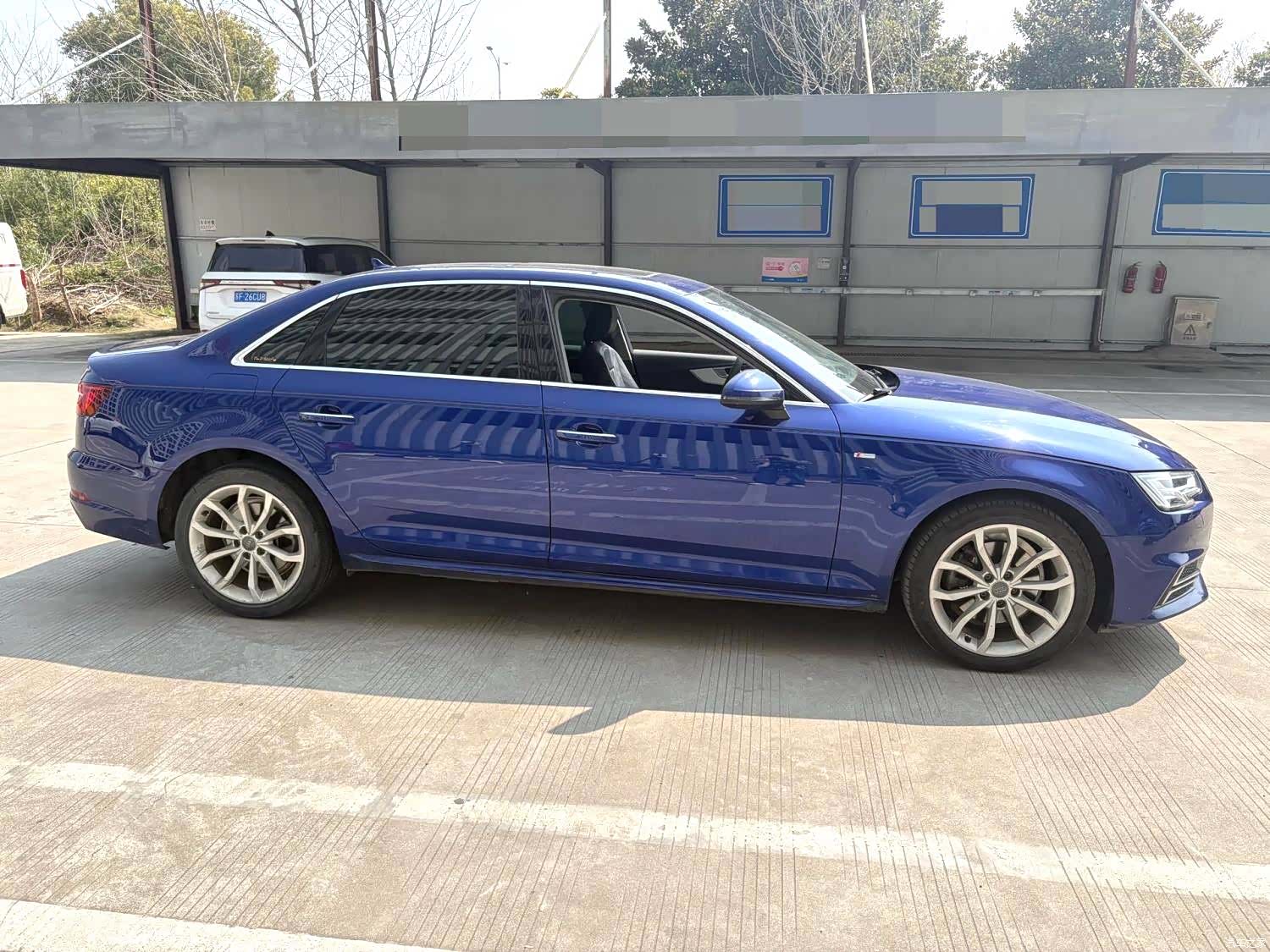 Audi A4L, 2018 7