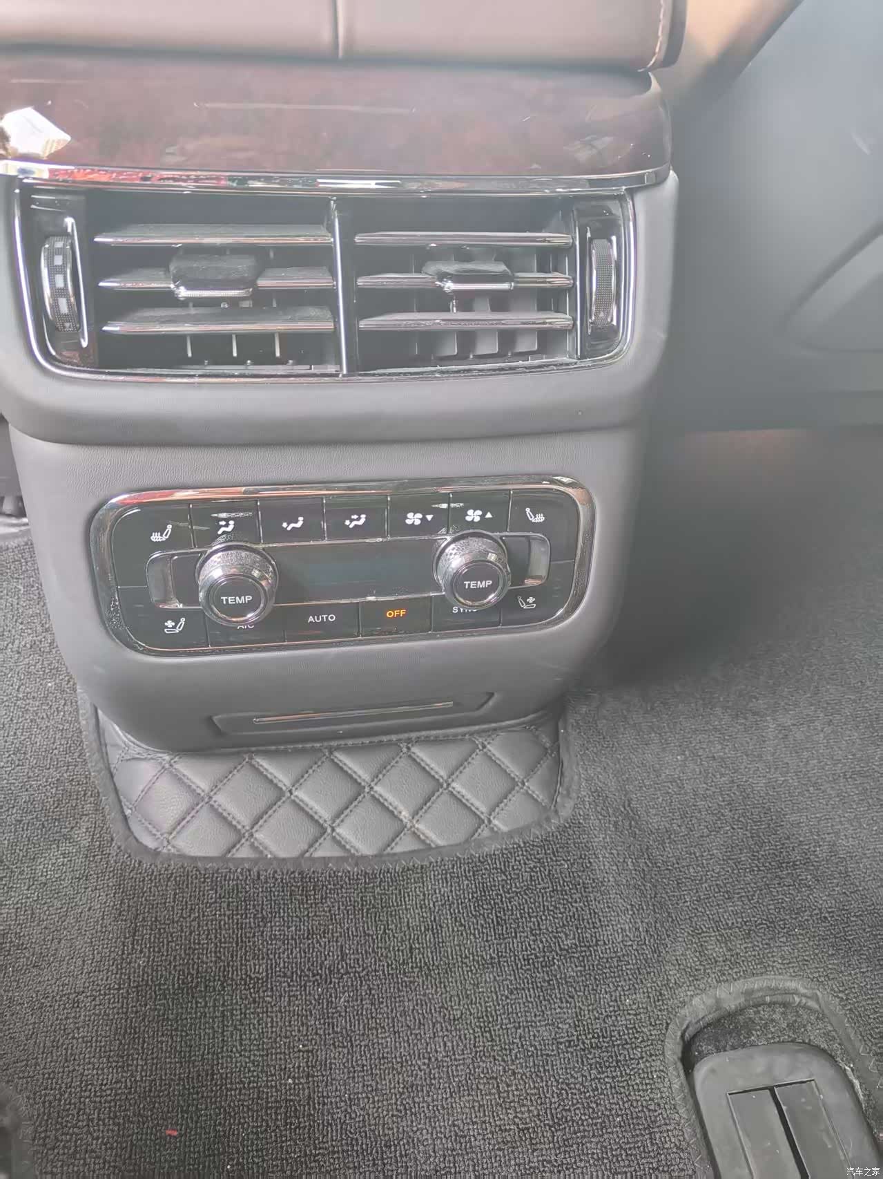Hongqi 6, 2026 16