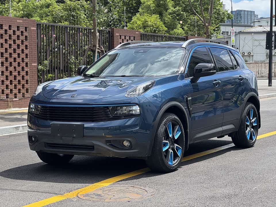 Lynk & Co 01