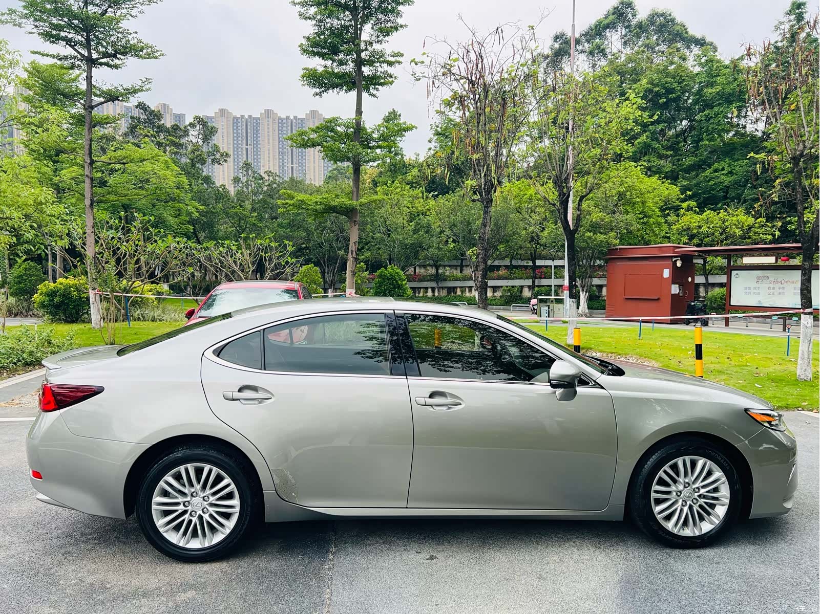 Lexus ES, 2016 8