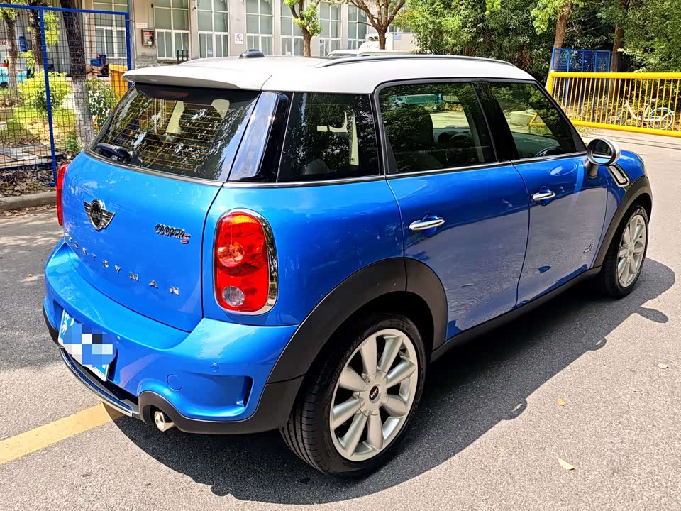 MINI COUNTRYMAN