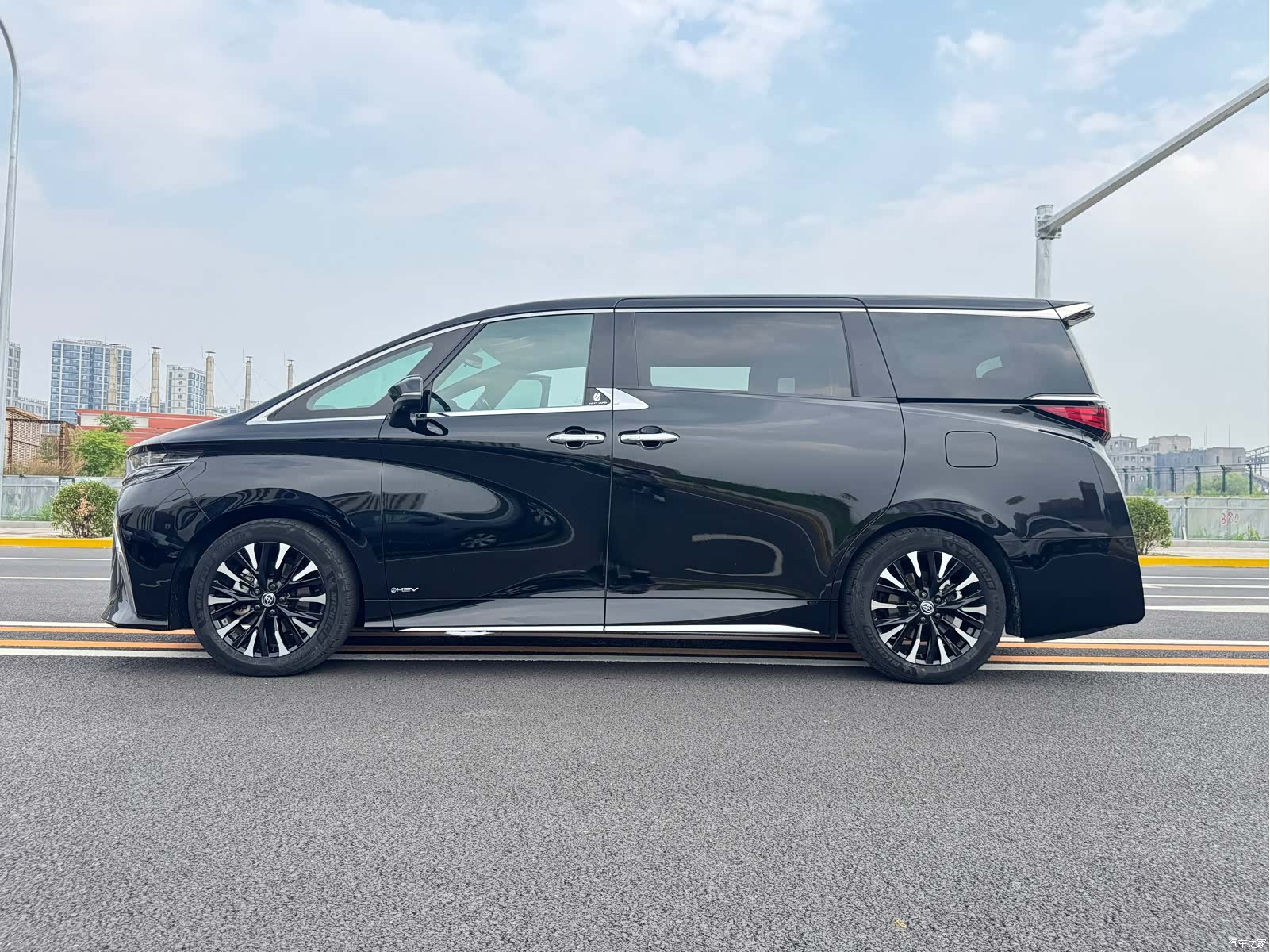 Toyota Alphard, 2024 27