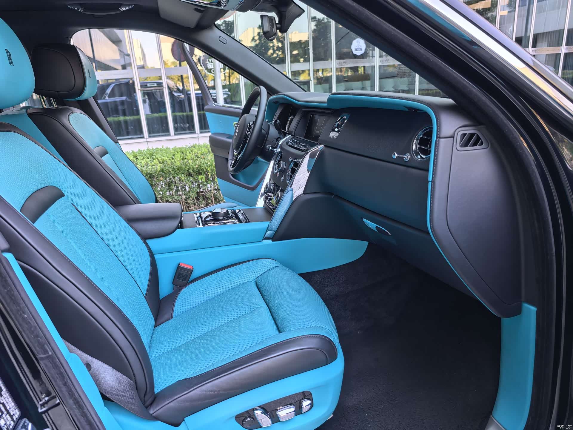 Rolls-Royce Cullinan, 2022 40