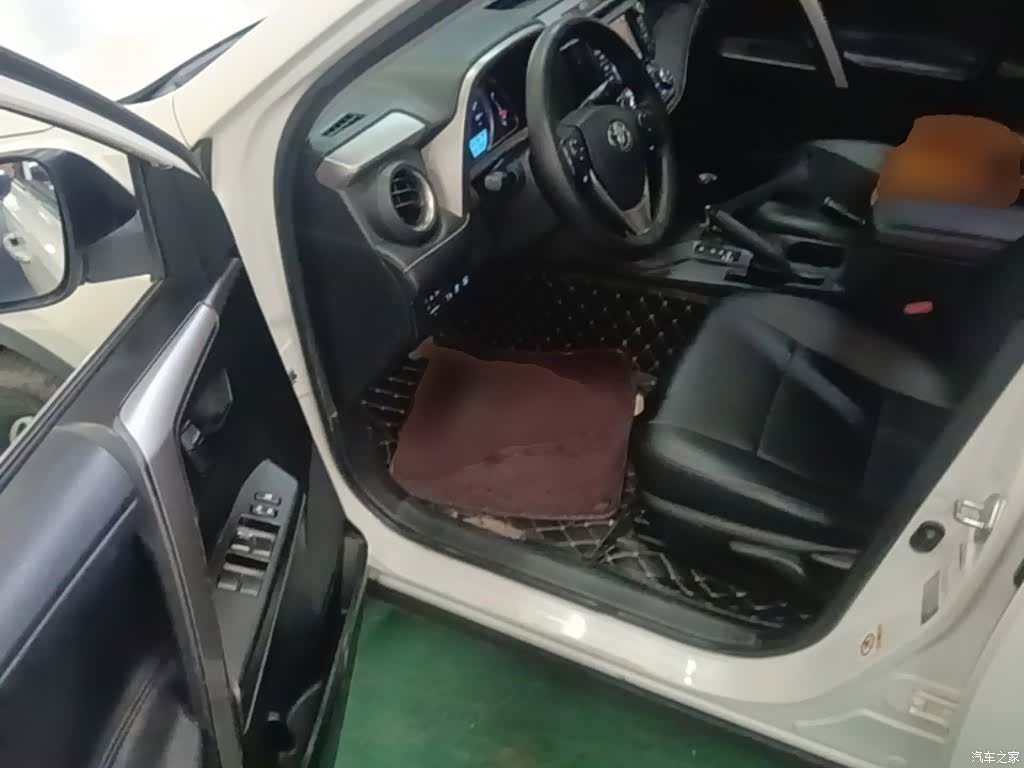 Toyota RAV4, 2017 16
