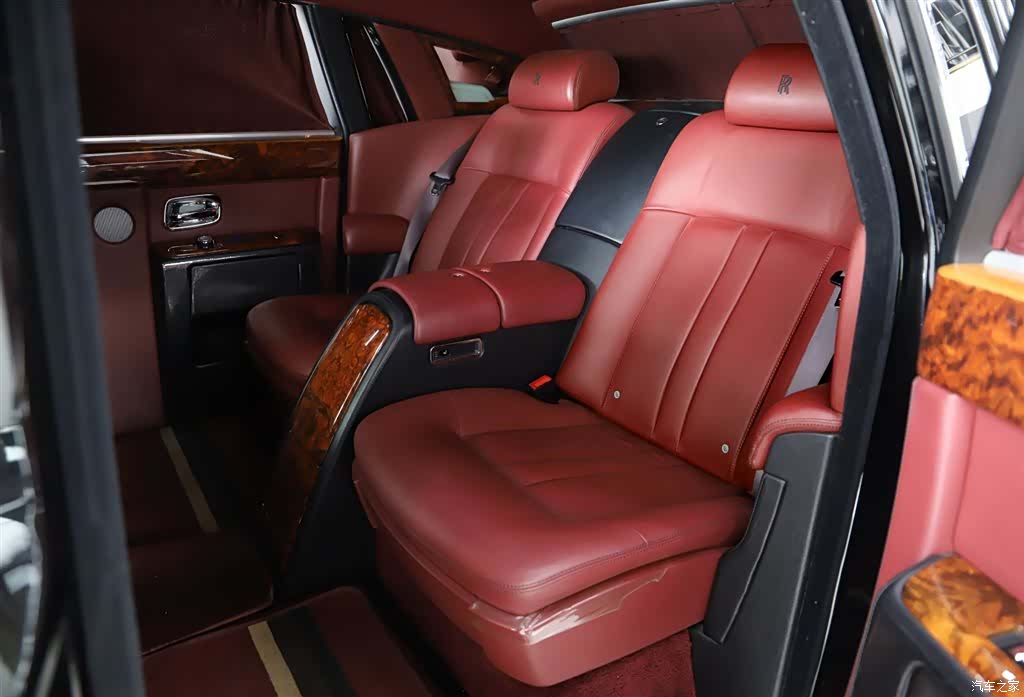 Rolls-Royce Phantom, 2012 8