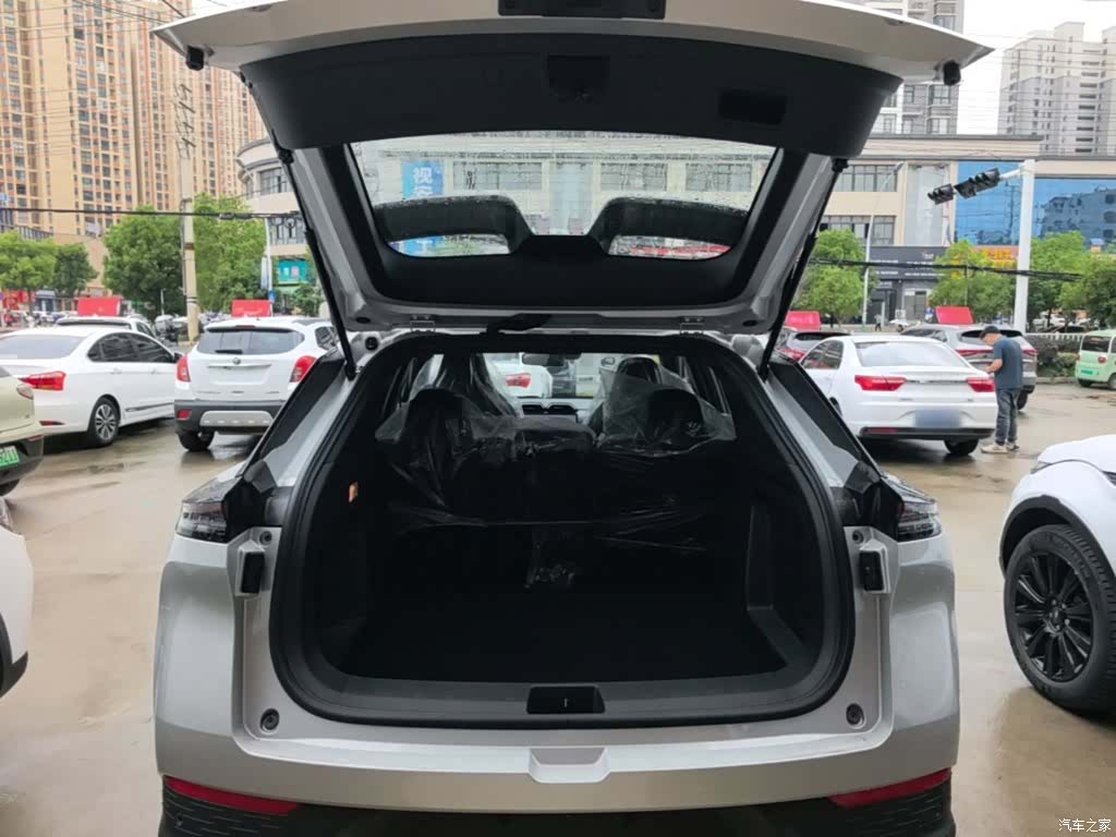 DongFeng L7, 2026 19