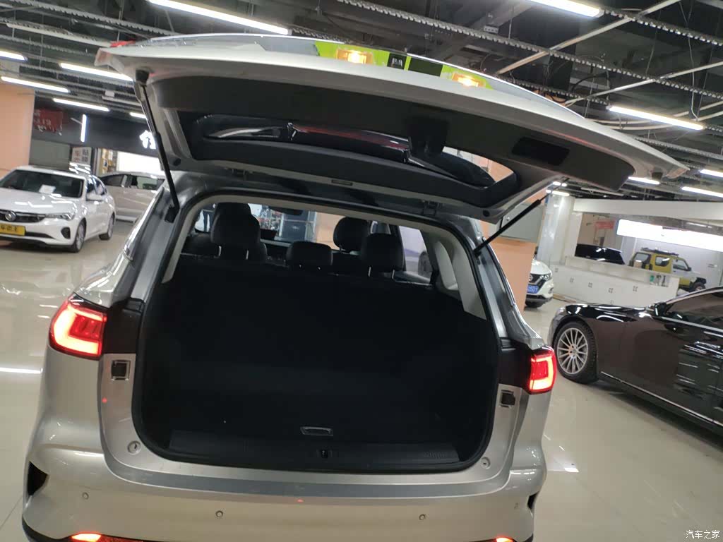 Roewe RX5, 2020 15