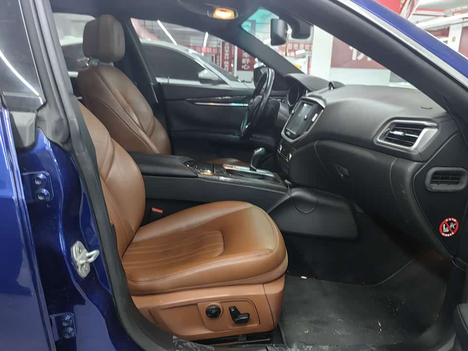 Maserati Ghibli Maserati Ghibli