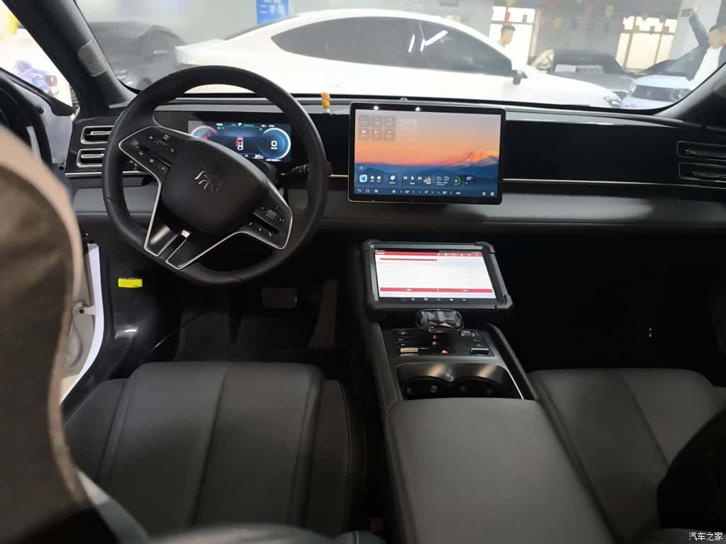 BYD Qin, 2024 10