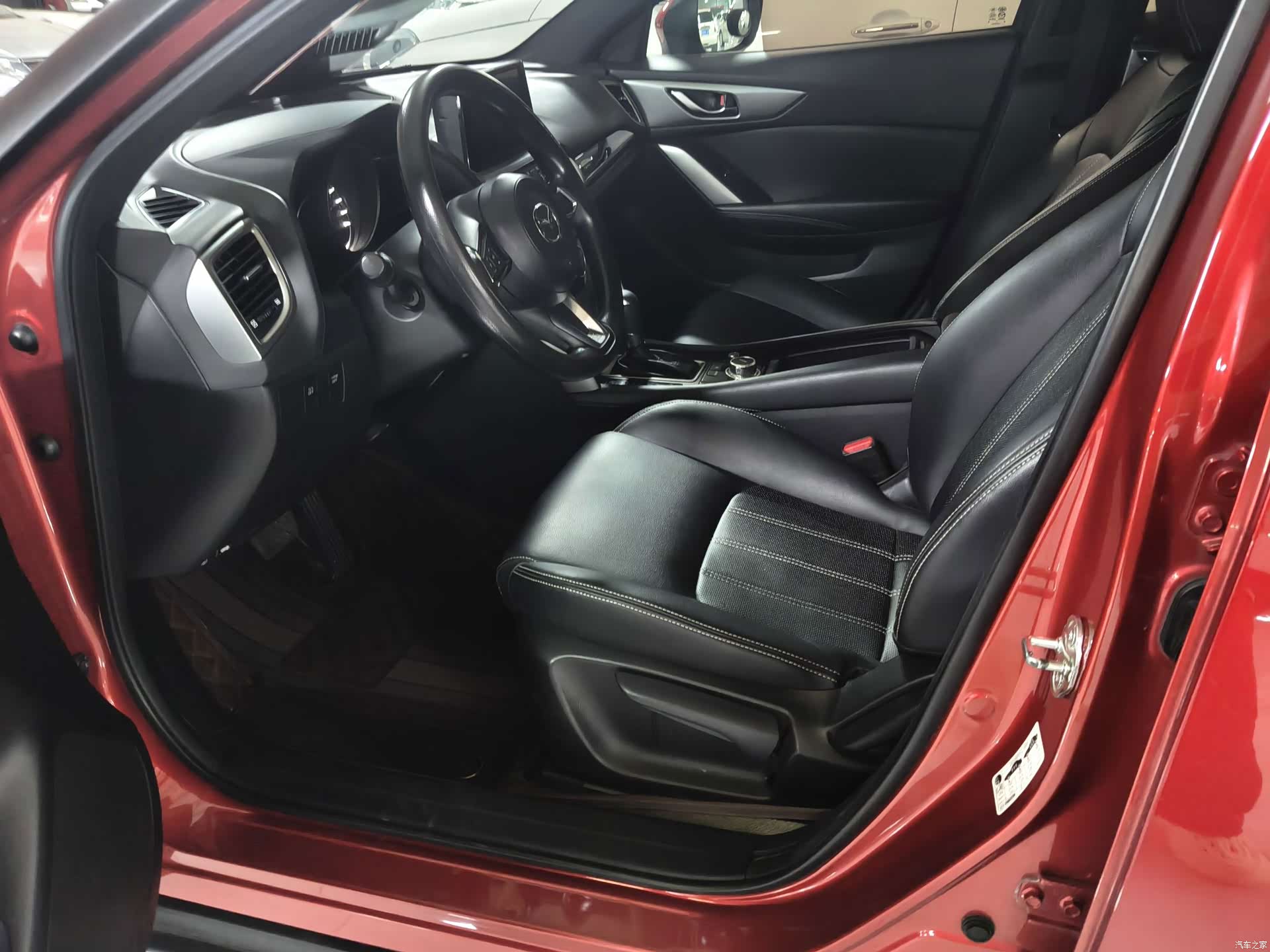 Mazda CX-4, 2019 11